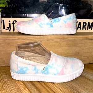 TOMS Tie-Dye Pastel Pink Blue Canvas Slip-On Shoes Size 7 Thick Sole Platform